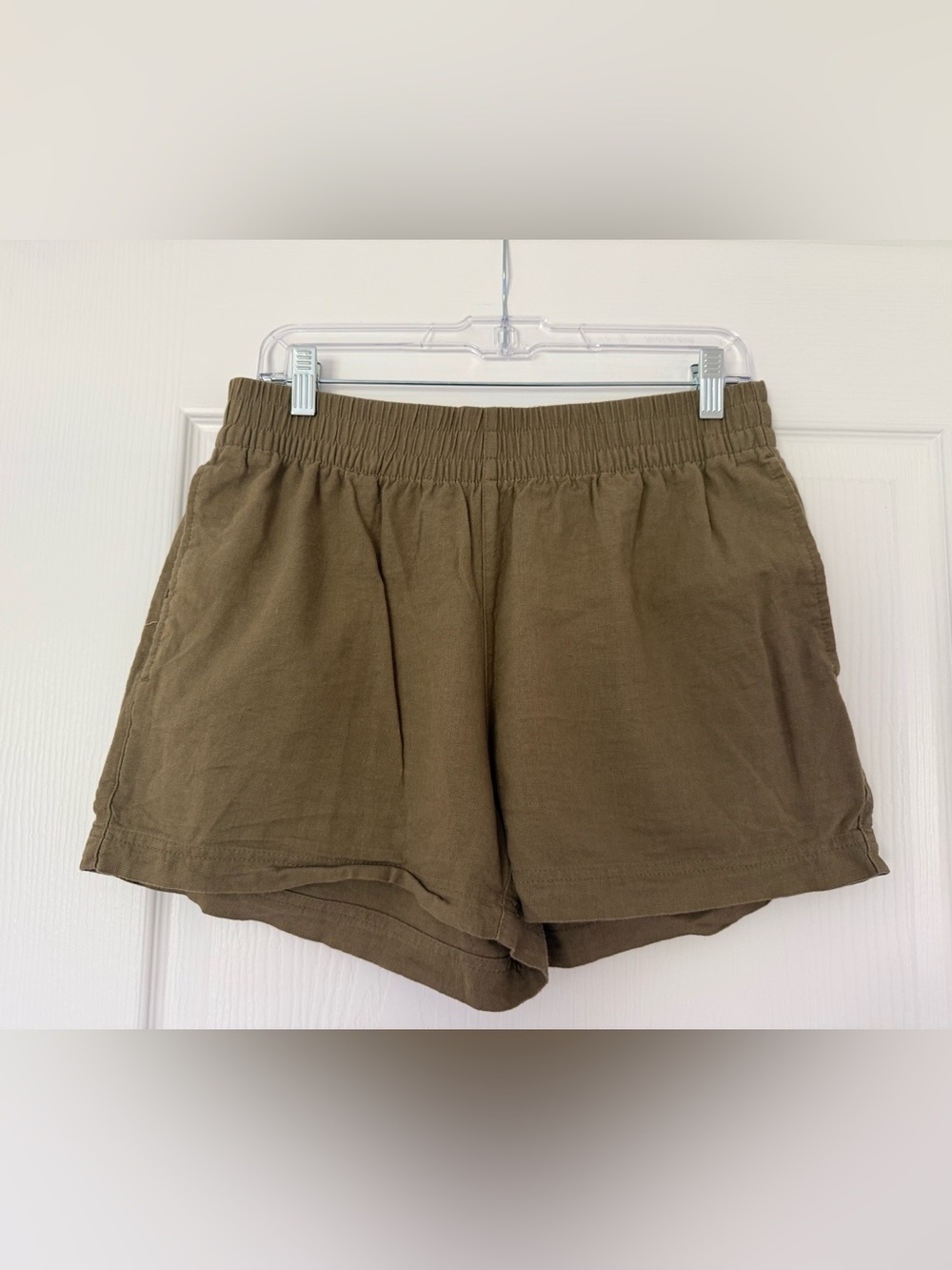 High-Waisted Linen Pull-On Shorts